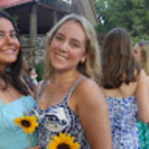 Meet your Posher, Lilia